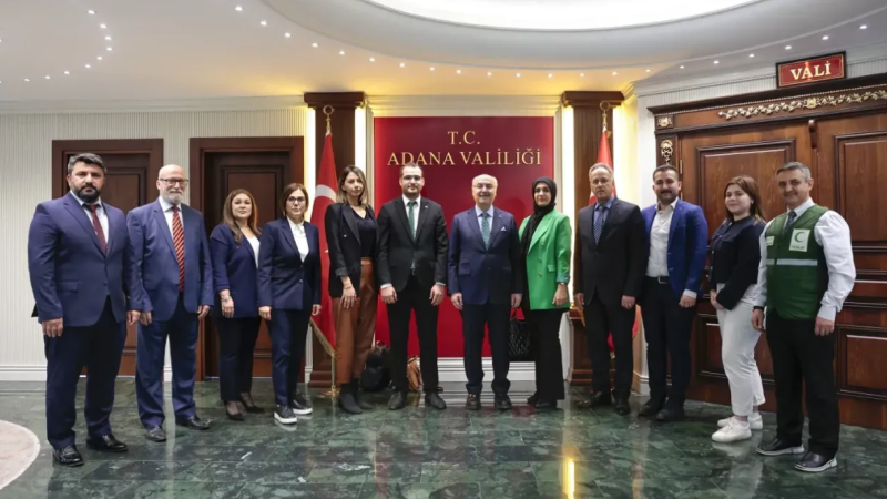 Yeşilay Heyeti, Vali Köşger'i Ziyaret Etti