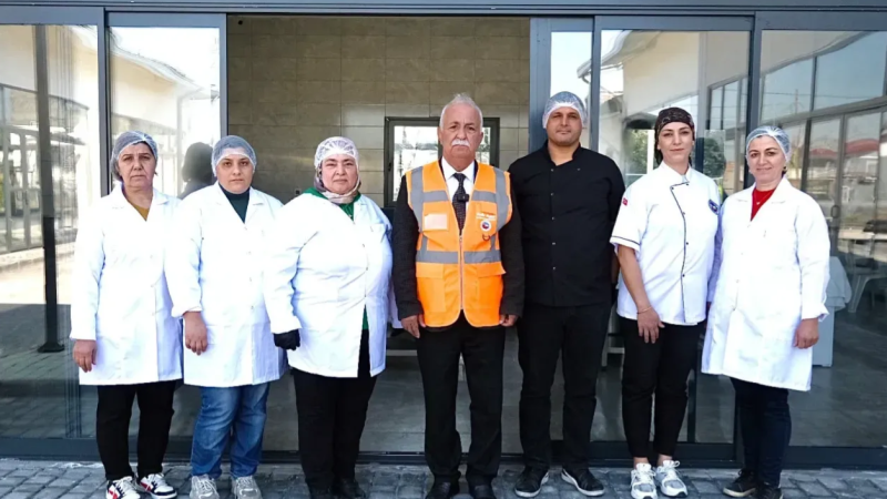 Ceyhan Belediyesi’nden Evde Sıcak Yemek Uygulaması