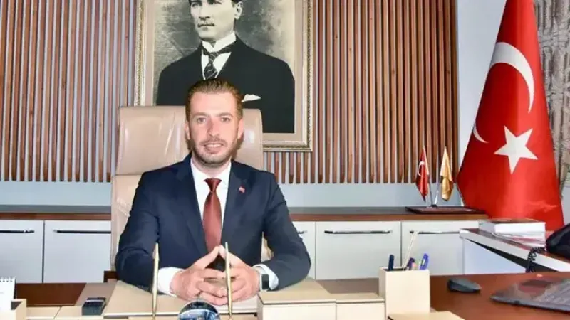 YENİ PARTİ ADANA’DA TAŞLAR YERİNDEN OYNAYABİLİR: KADİR AYDAR ADAY MI OLUYOR?